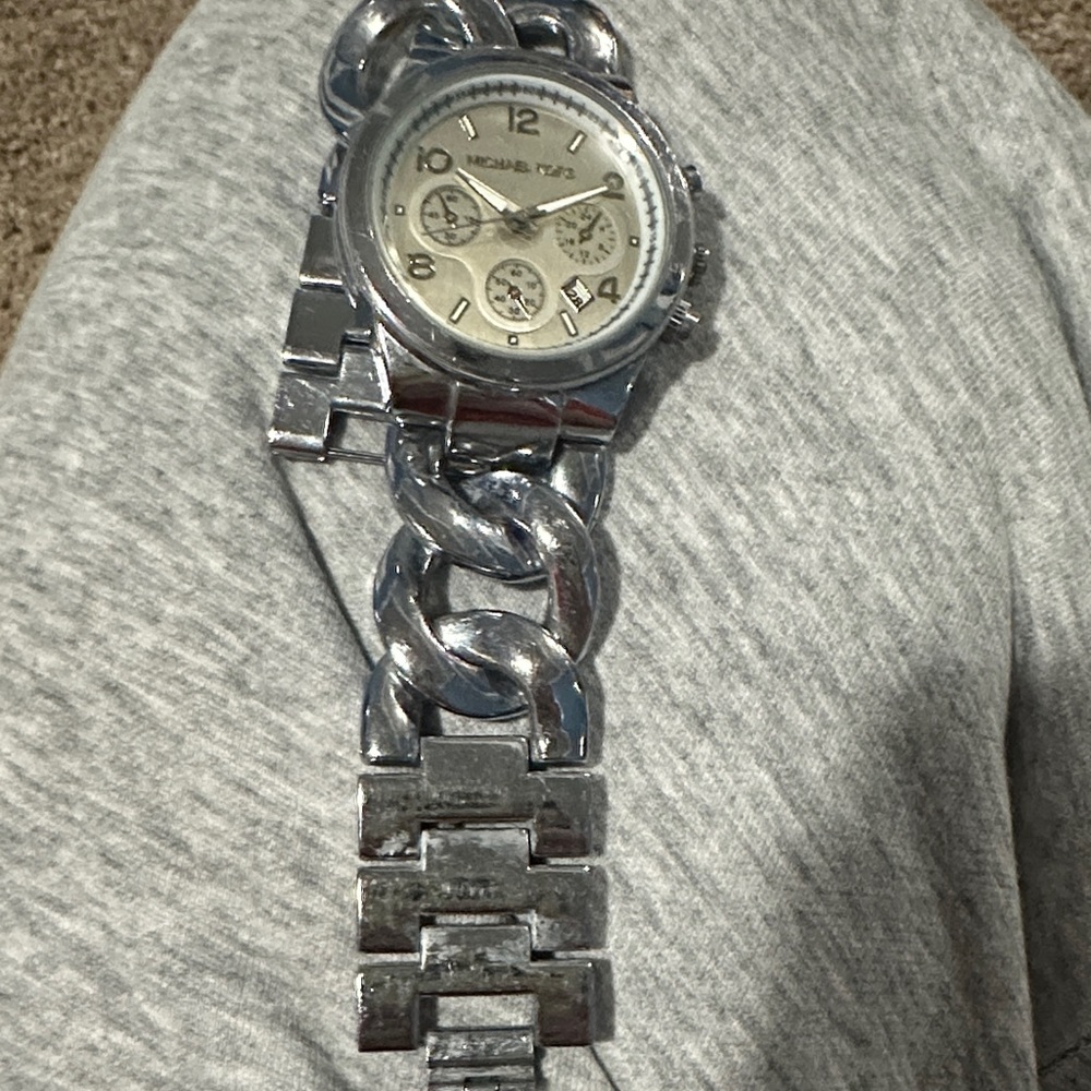 Michael Kors Silver Chain Bracelet Watch